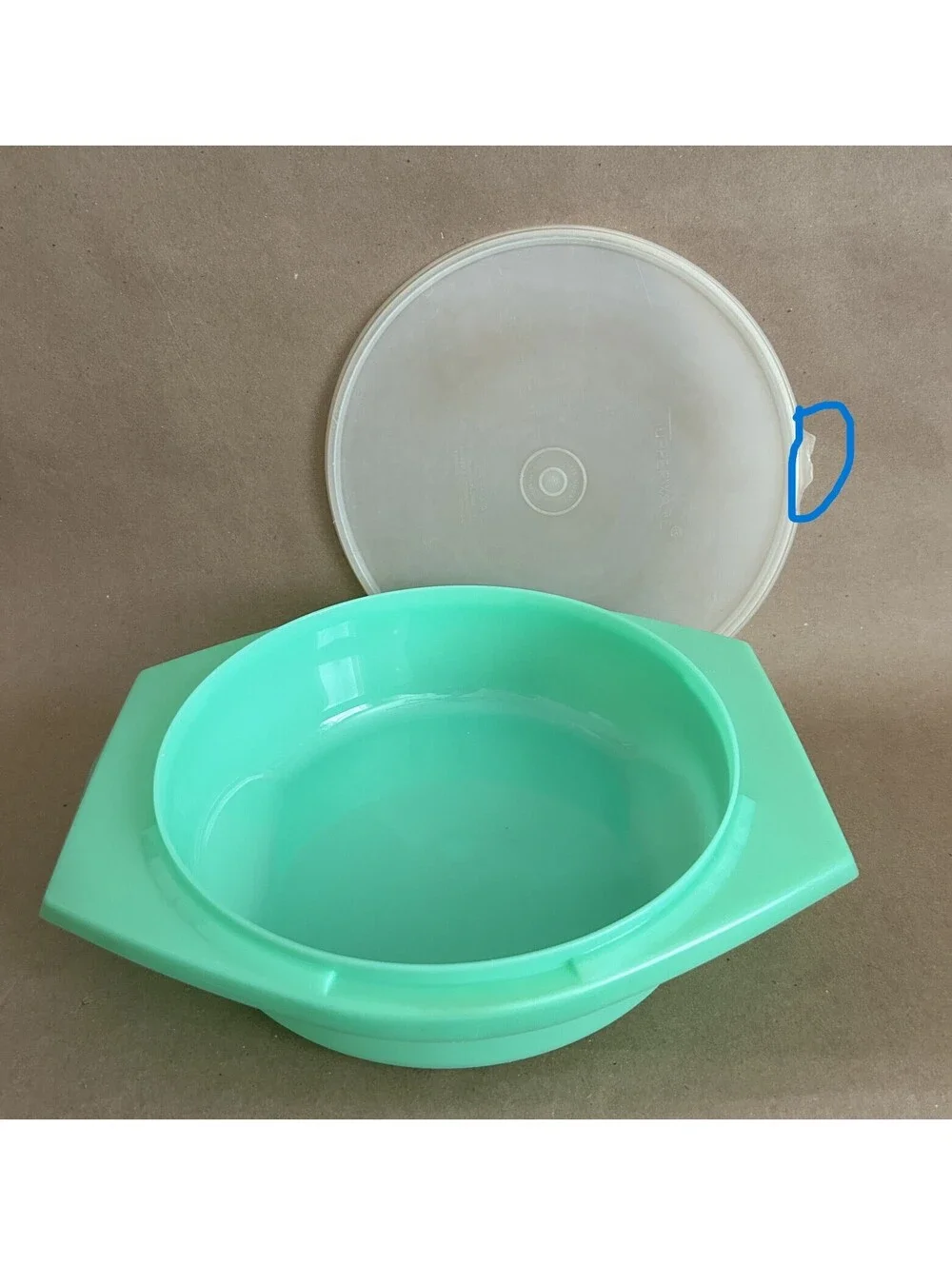 TUPPERWARE VINTAGE JADEITE GREEN STORAGE BOWL #786-3 W/SEAL LID  #230-18